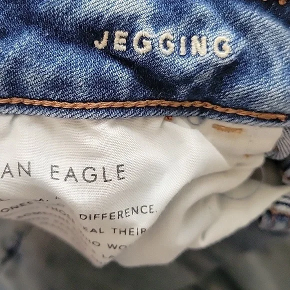 American Eagle Super Stretch Ripped Jeggings - Size 8 - Picture 9 of 10